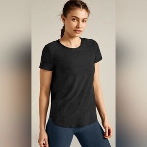 Beyond Yoga Featherweight On The Down Low Tee Medium
